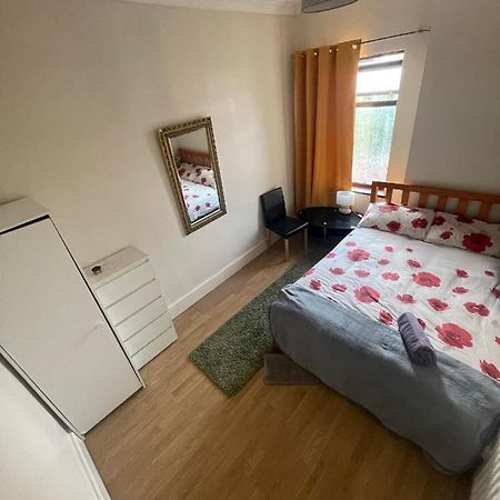 Quite Broad Resr 1 Hotel Coventry Ngoại thất bức ảnh