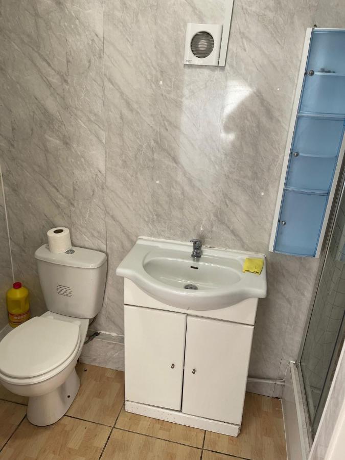 Quite Broad Resr 1 Hotel Coventry Ngoại thất bức ảnh